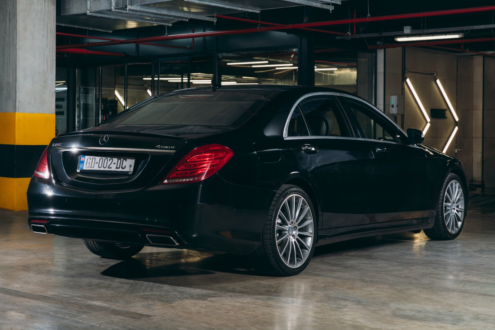 Mercedes-Benz S 550 thumbnail 3
